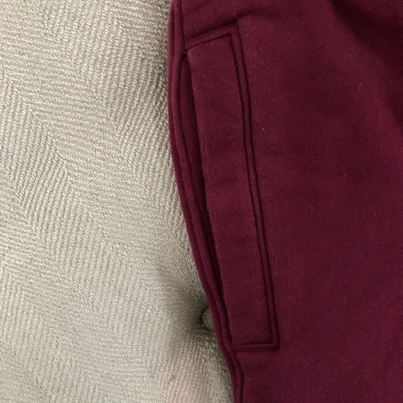 NEW BURGUNDY LOGO CHAMPION REVERSE WEAVE JOGGER - Picture 4 of 6